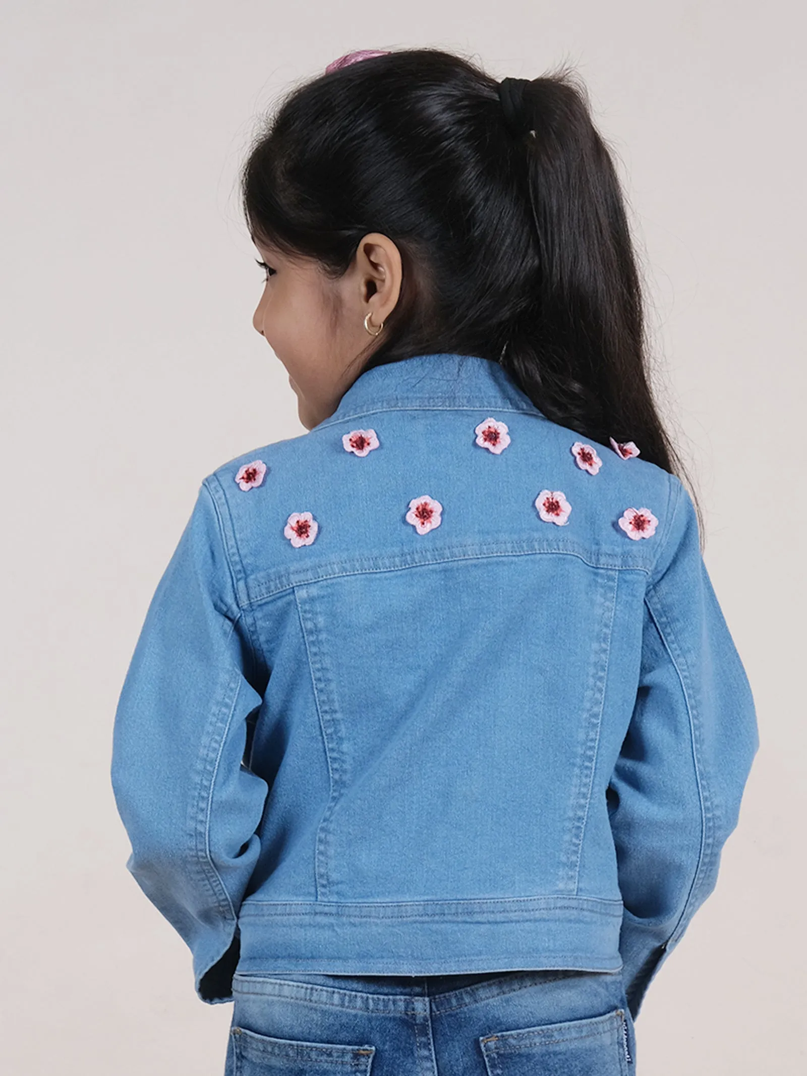 Girls Full Sleeve Flower Patch Detailed Crop Denim Jacket