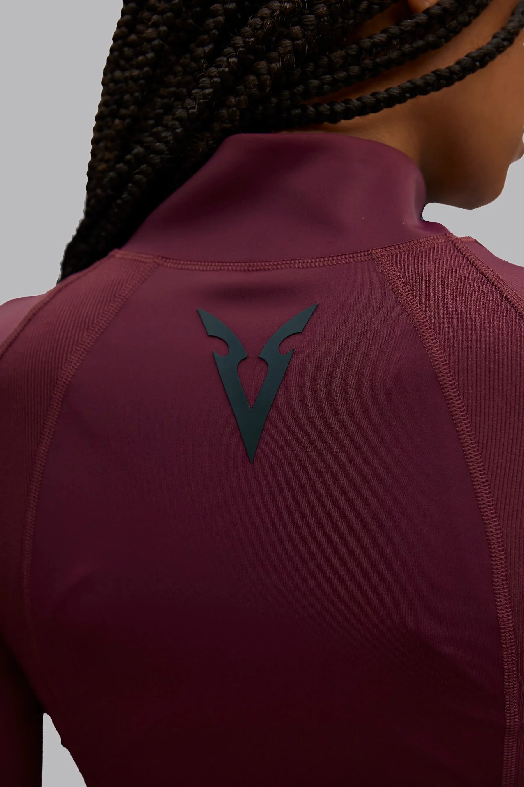 V_FORM MID LAYER - Burgundy